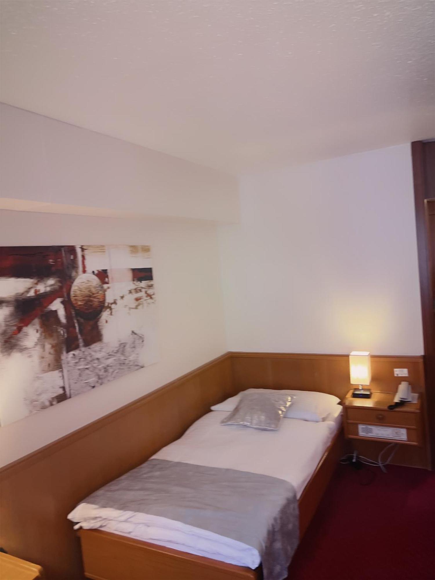Hotel Des Trois Rois Le Locle Eksteriør billede